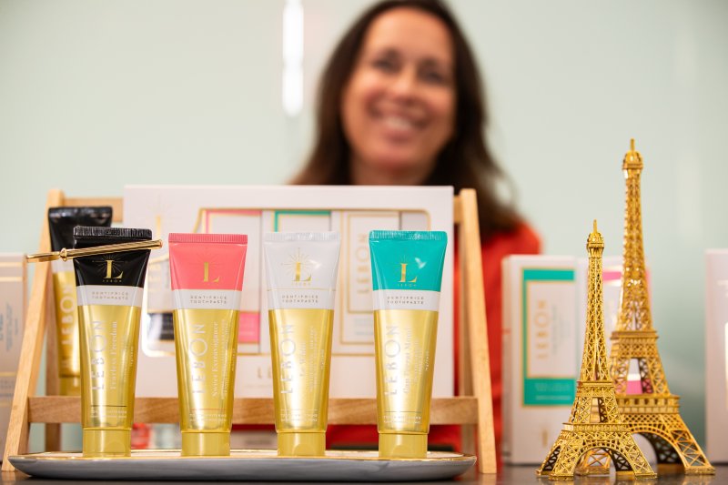 프랑스 프리미엄 치약 르봉 공동회장 리차드 팔라씨, 스테파니 팔라씨 부부가 17일 서울 양천구 온누리스토어에서 뉴스1과 인터뷰하고 있다. 2023.10.17/뉴스1 ⓒ News1 유승관 기자