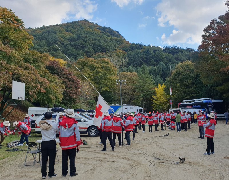 대한적십자사가 지난 21~22일 양일간 강원 원주시 소재 강원도자연학습원에서 ‘2023년 종합구호훈련’을 실시하고 있다. 대한적십자사 제공