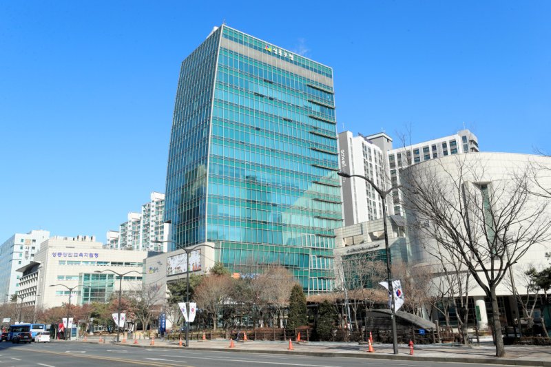 서울 성동구는 11월 2일 오전 10시 40분 국회 소통관에서 젠트리피케이션 방지 관련 3법 개정을 촉구하는 공동성명서를 발표했다. 성동구청 제공