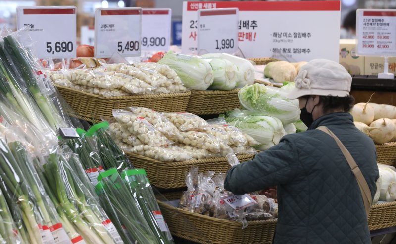 "치솟는 가공식품 물가 잡아라"… 농식품부, 현장 점검 나섰다