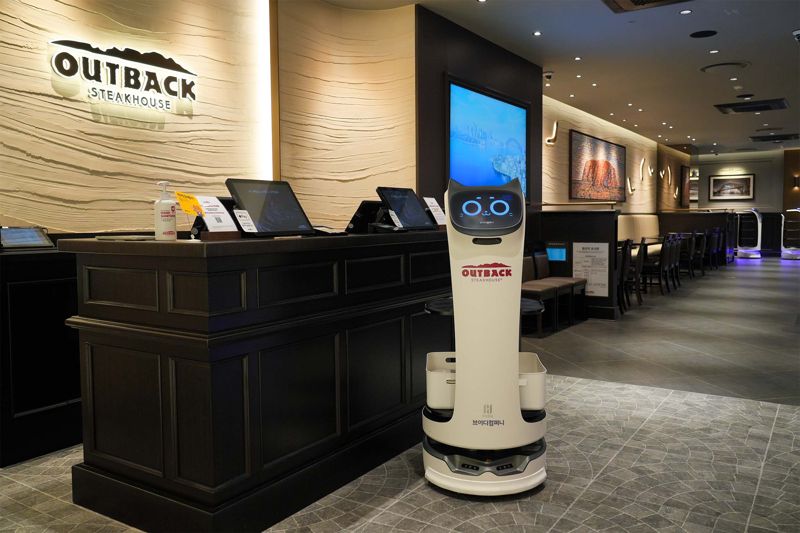 브이디컴퍼니, 아웃백 전 매장에 서빙로봇 공급