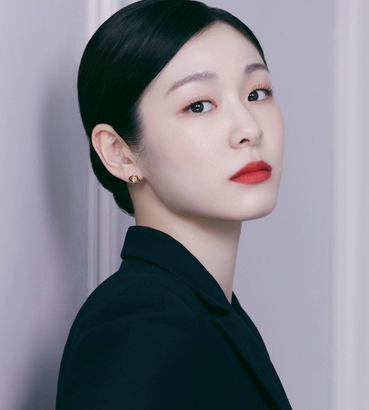 '남편 고우림 11월 입대 앞둔' 김연아, 물오른 고품격 미모