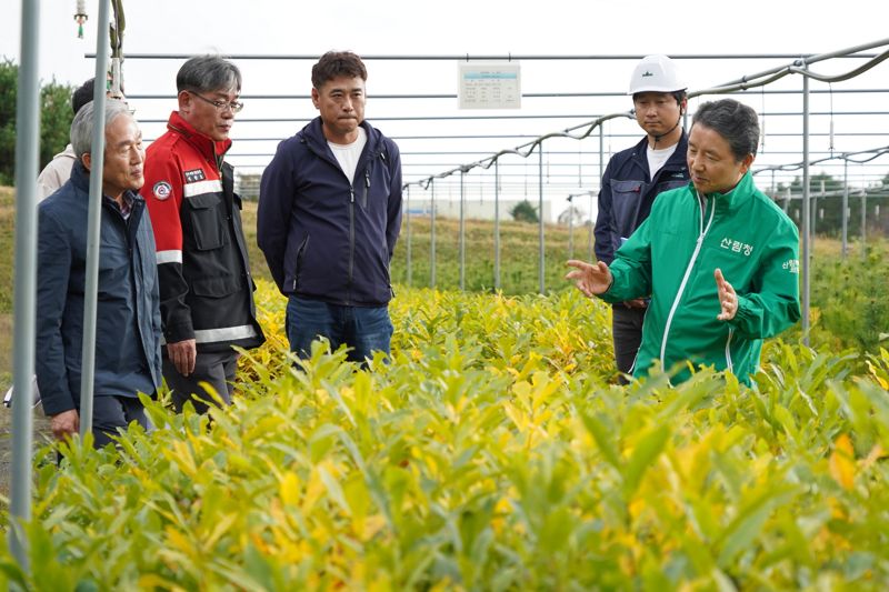 남성현 산림청장, 중부지방산림청 삼성양묘장 현장 점검