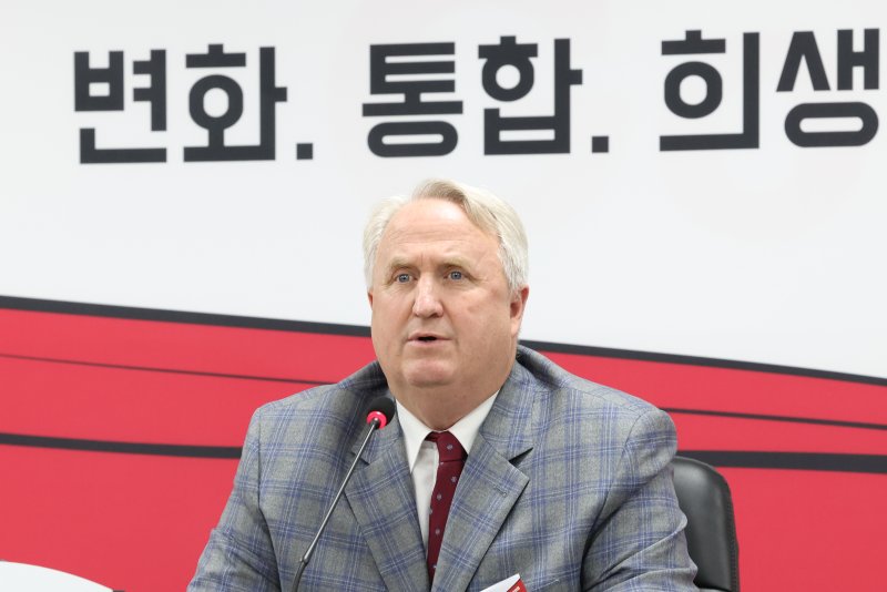 윤대통령, PK 지지율 긍정 42%·부정 47%·TK에서는..