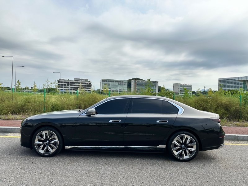 BMW 7시리즈의 순수 전기 모델 'I7'ⓒ 뉴스1 이동희 기자.