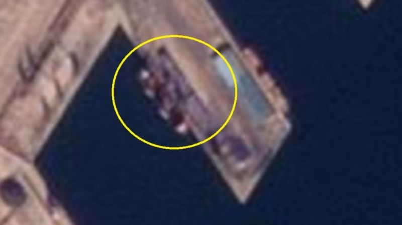 27일 라진항을 촬영한 위성사진. 북한 전용 부두에 선박이 정박했고 컨테이너 더미가 쌓여있다. 사진=플래닛 랩(Planet Labs)·미국의소리(VOA)방송