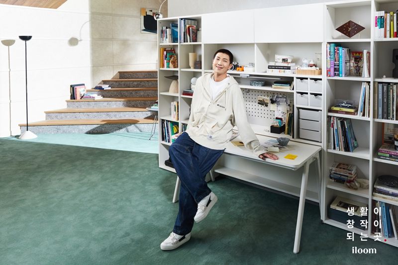 '생활이 창작되는 곳' BTS RM 화보 공개