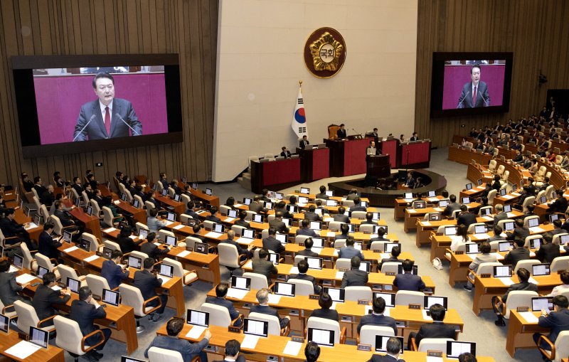 윤석열 대통령이 31일 오전 서울 여의도 국회 본회의장에서 내년 정부예산안에 대한 시정연설을 하고 있다. (공동취재) 2023.10.31/뉴스1 ⓒ News1 송원영 기자
