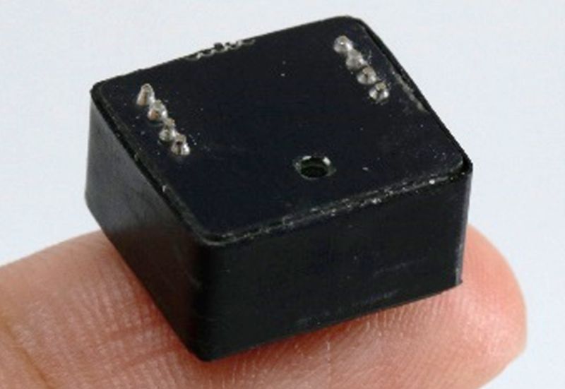 KAIST 정기훈 교수팀이 손가락 한마디 정도인 8 × 12.5 × 15 ㎜의 크기 정도로 마이크로분광기 모듈을 만들었다. KAIST 제공
