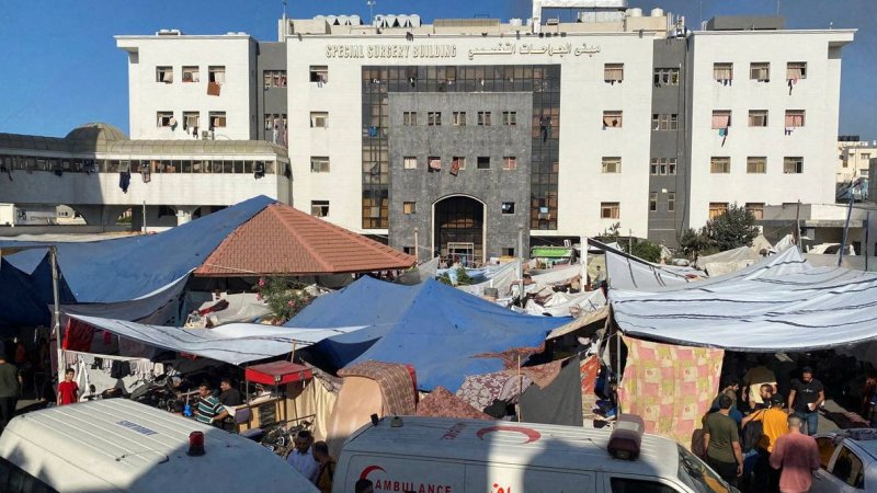 지난 7일(현지시간) 팔레스타인 가자지구 가자시티에서 촬영된 알 시파 병원 마당에 피란민들의 천막이 가득 차 있다.로이터뉴스1