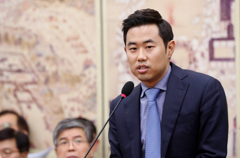 2017년 당시 임지훈 카카오 대표가 국회에 증인으로 출석해 답하고 있다. 2017.10.30 /사진=뉴스1