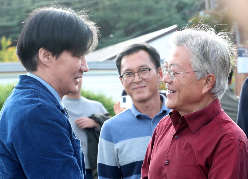 조국, '총선 출마설' 해명..."尹정권에 뺏긴 韓 명예회복해야"