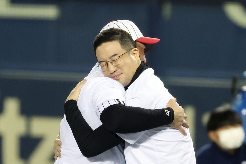 '우승 회식까지 함께 했다'..구광모 회장, 父 이은 야구사랑