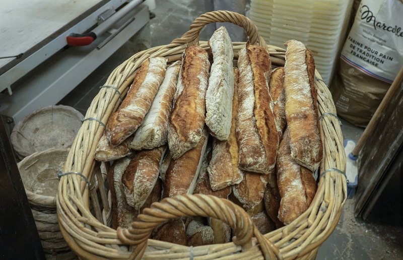 "가격표 없는 빵집"...고물가에 프랑스 체인점이 연 '깜짝 이벤트'