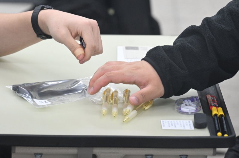 2024학년도 대학수학능력시험일인 16일 오전 경기 수원시 영통구 매원고등학교에서 수험생들이 시험 준비를 하고 있다. 2023.11.16/뉴스1 ⓒ News1 경기사진공동취재단