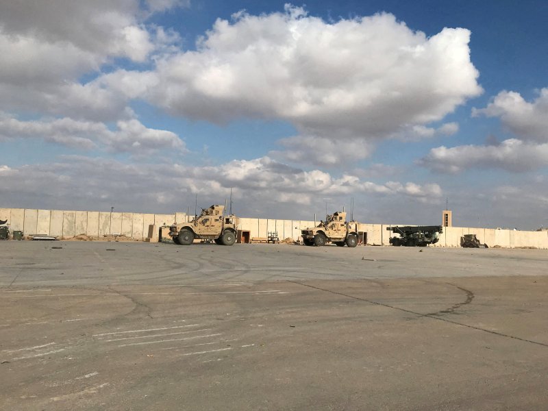 2020년 1월 13일 이라크 안바르주 알 아사드 공군 기지에서 미군 차량들이 줄지어 서 있다.로이터연합뉴스