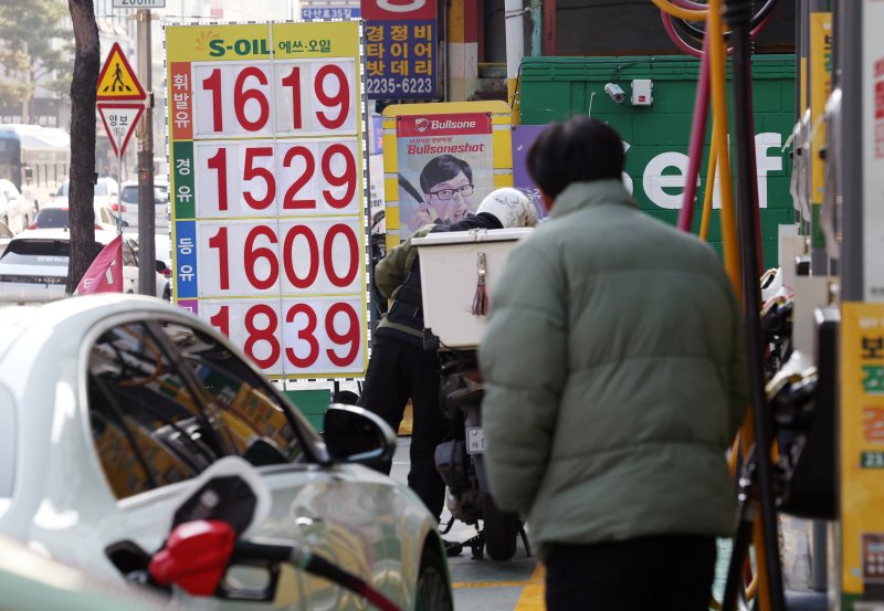석달새 2배 뛴 유류할증료..."항공권 오늘이 가장 싸다" 결제 급증