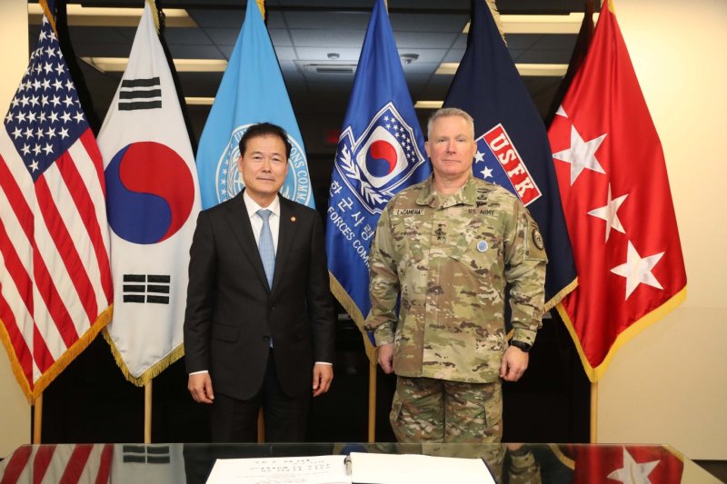 김영호 통일장관, 유엔군사령관 면담..내일은 6·25참전국 주한대사 초청