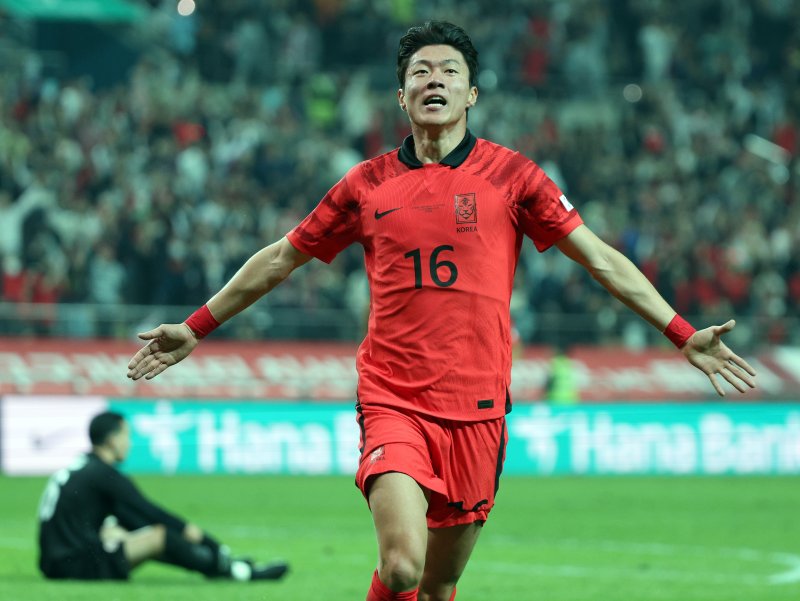 지난 10월13일 오후 마포구 성산동 서울월드컵경기장에서 열린 하나은행 초청 축구 국가대표팀 평가전 대한민국과 튀니지의 경기에서 황의조가 팀 네 번째 골을 터트린 뒤 기뻐하고 있다. 2023.10.13/뉴스1 ⓒ News1 박정호 기자