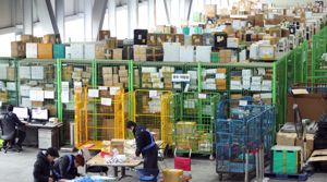 쌓여가는 해외 직구 물품... 블랙프라이데이 [fn영상]