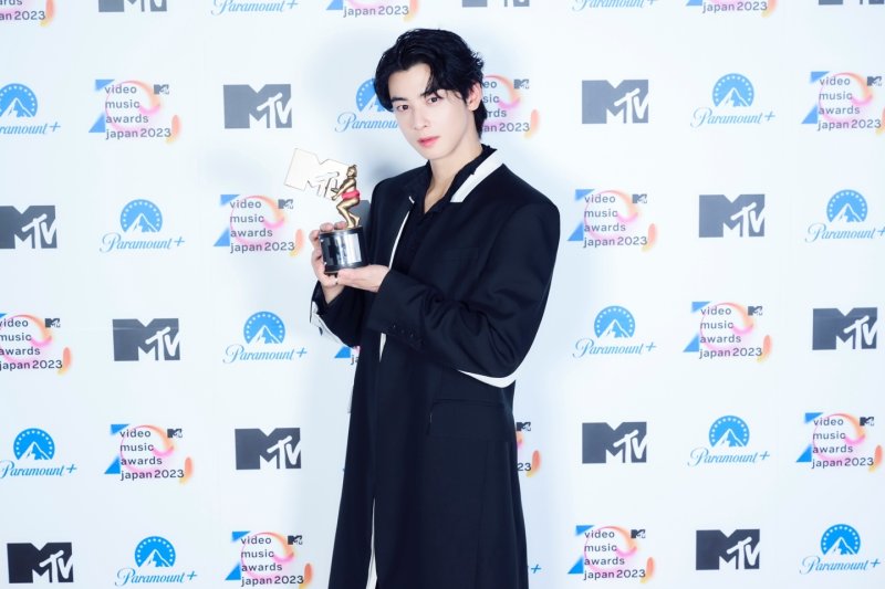 차은우, 日 'MTV VMAJ 2023'에서 亞 최초 '글로벌 아이콘 어워드' 수상