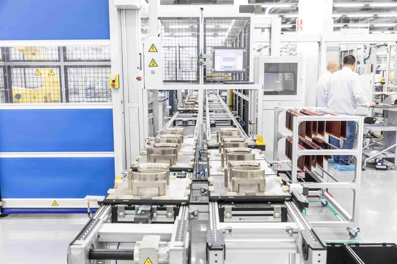 비테스코 테크놀로지 이천 공장의 스테이터 조립라인.(비테스코 제공)