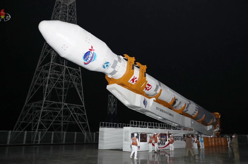 북한이 11월 21일 평안북도 철산군 서해위성발사장에서 발사한 '천리마 1형' 로켓.뉴시스