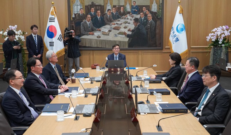 이창용 한국은행 총재가 지난달 19일 서울 중구 한국은행에서 열린 금융통화위원회를 주재하고 있다. /뉴스1 /사진=뉴스1