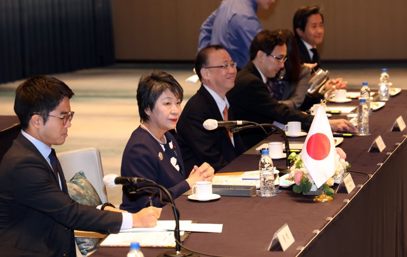 [부산=뉴시스] 하경민 기자 = 가미카와 요코 일본 외무상이 26일 부산 해운대구 시그니엘 부산에서 박진 외교부 장관과 회담을 갖고 있다. 2023.11.26. yulnetphoto@newsis.com
