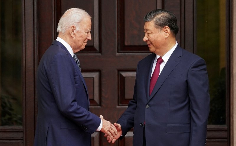 조 바이든(왼쪽) 미국 대통령과 시진핑 중국 국가주석이 지난 15일(현지 시간) 미국 샌프란시스코 인근 우드사이드의 파일롤리 에스테이트에서 악수하고 있는 모습. ⓒ 로이터=뉴스1 ⓒ News1 이광호 기자 /사진=뉴스1