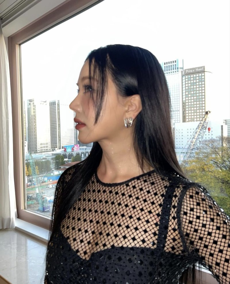 엄정화, 54세 맞아? 파격 시스루룩…마네킹 같은 몸매[★핫픽]