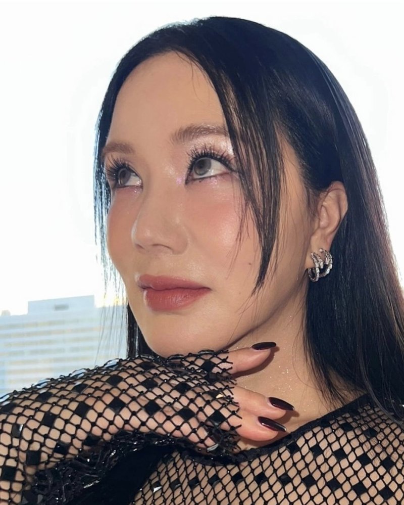 엄정화, 54세 맞아? 파격 시스루룩…마네킹 같은 몸매[★핫픽]