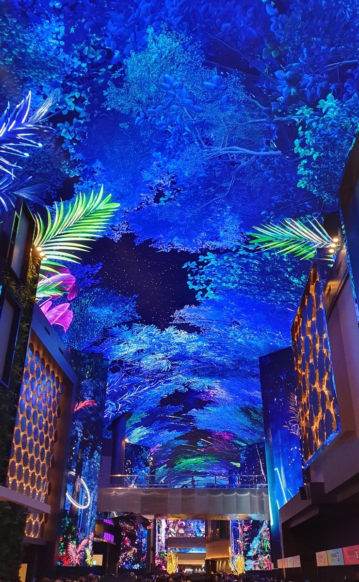 화려한 LED로 장식된 인스파이어 아레나 내부 통로 [촬영=이태수] tsl@yna.co.kr