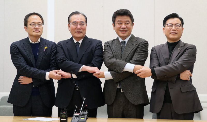 與野 2+2 협의체 가동..민생법안 합의까진 ‘첩첩산중’