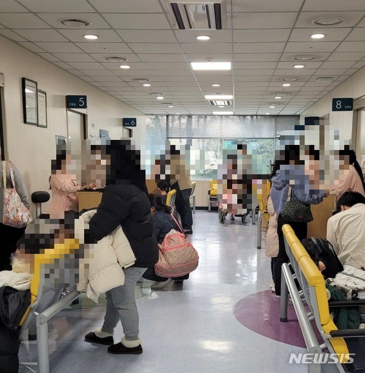 "진료 예약 돈 내야 해요"…'똑닥'에 부모들 불만