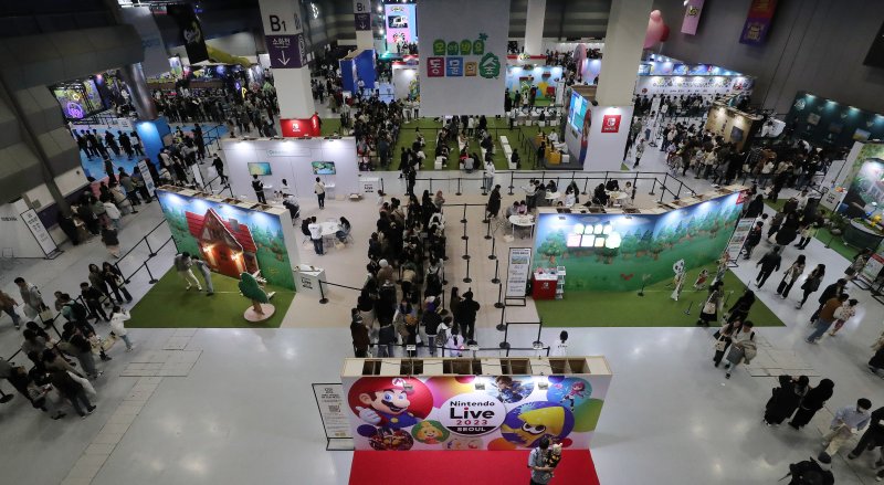 10일 서울 강남구 코엑스에서 열린 닌텐도 라이브(Nintendo Live) 2023 서울이 관람객으로 붐비고 있다. 2023.12.10/뉴스1 ⓒ News1 박세연 기자