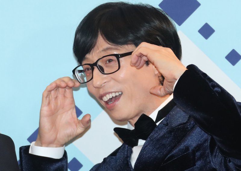 방송인 유재석이 29일 서울 마포구 상암 MBC 미디어센터에서 열린 '2022 MBC 방송연예대상' 시상식에서 포즈를 취하고 있다. 2022.12.29/뉴스1 ⓒ News1 권현진 기자