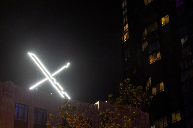 미국 캘리포니아주 샌프란시스코 시내에 위치한 X(엑스·옛 트위터)의 본사 건물 상단에 'X' 로고가 보인다. /사진=로이터연합뉴스