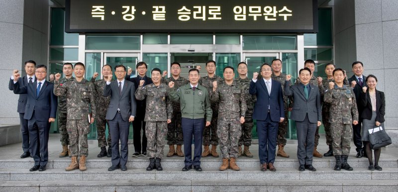 신원식 국방장관 "총성없는 사이버 전쟁 지배력 강화해야"