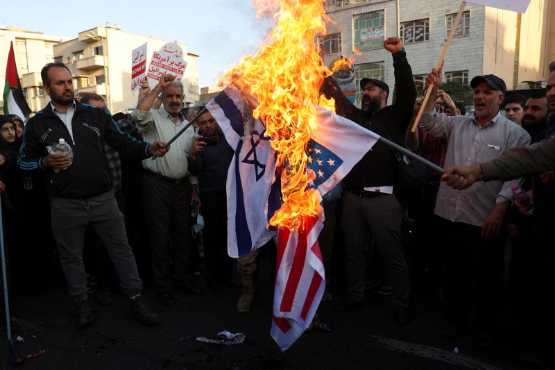 지난 10월 이란 수도 테헤란에서 팔레스타인 무장정파 하마스를 지지하는 시민들이 이스라엘과 이를 지지한 미국을 규탄하는 시위를 벌이고 있다. 사진=뉴스1