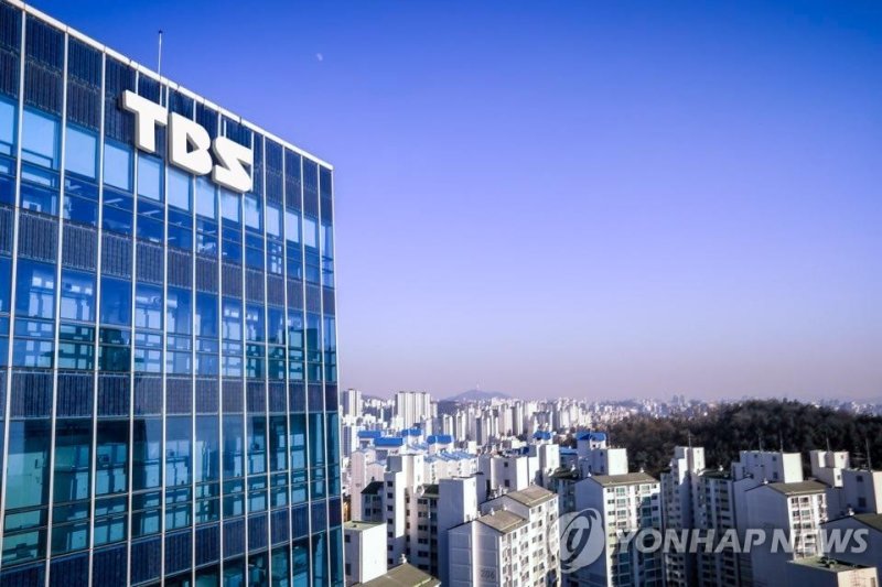 '존폐기로' TBS 구사일생?..서울시의회, '지원 철폐 연기' 실낱희망