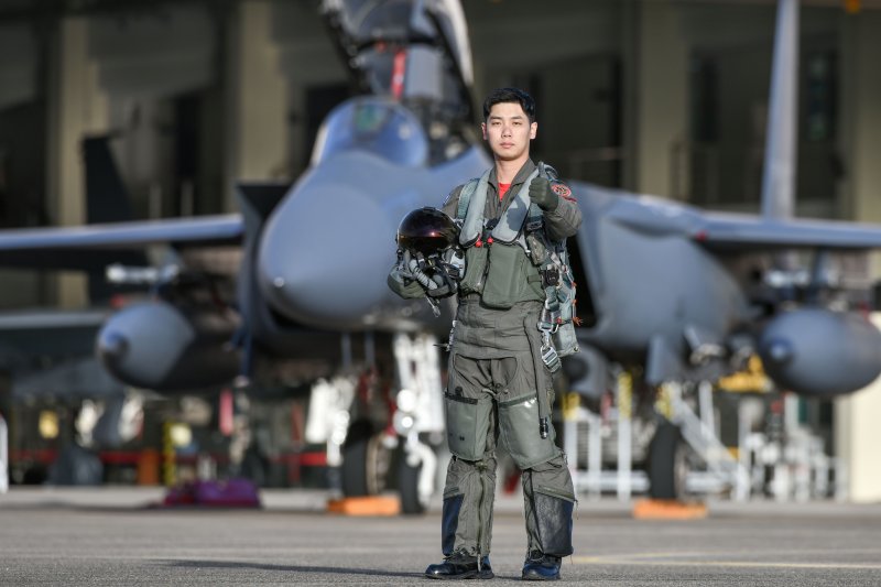 2023년 ‘탑건’에 선정된 공군 11전비 김우영 대위. 사진=공군 제공