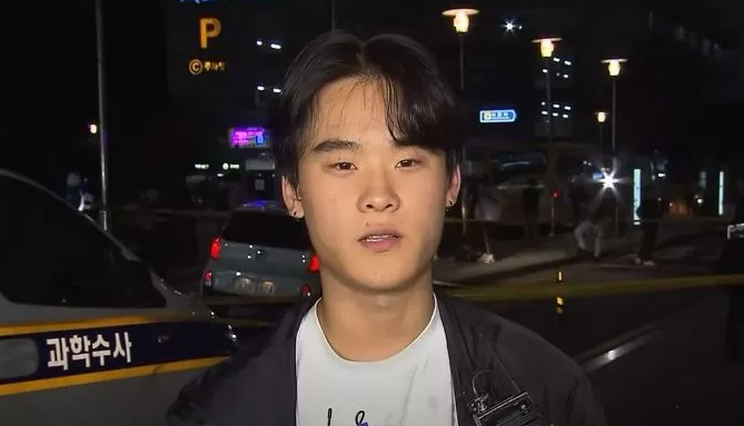 '서현역 칼부림' 사건 당시 피해자를 도운 윤도일군(18) / SBS뉴스 갈무리