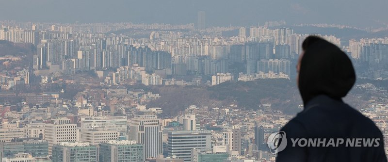 서울 남산에서 바라본 서울 시내 아파트 단지 모습. 연합뉴스