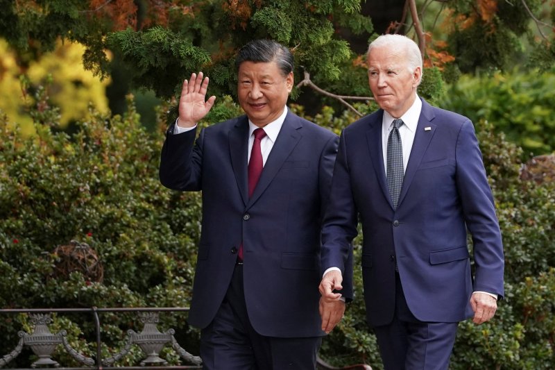 지난달 15일(현지시간) 시진핑 중국 국가주석(왼쪽)과 조 바이든 미국 대통령이 미국 캘리포니아주 샌프란시스코의 파이롤리 에스테이트에서 걸어가고 있다.<div id='ad_body3' class='mbad_bottom' ></div> 2023.11.16 ⓒ 로이터=뉴스1 ⓒ News1 정지윤 기자 /사진=뉴스1