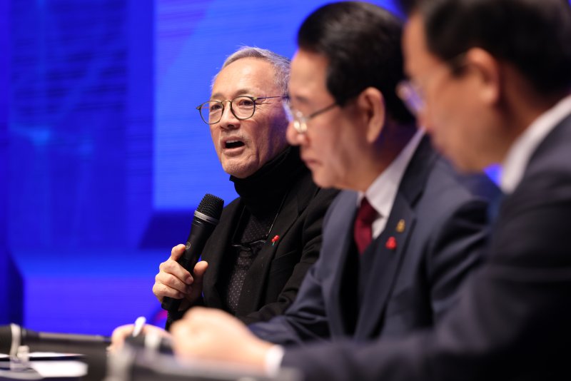 유인촌 문체부 장관 "창작자 보호 최우선···지방관광시대 개막 앞장" [신년사]