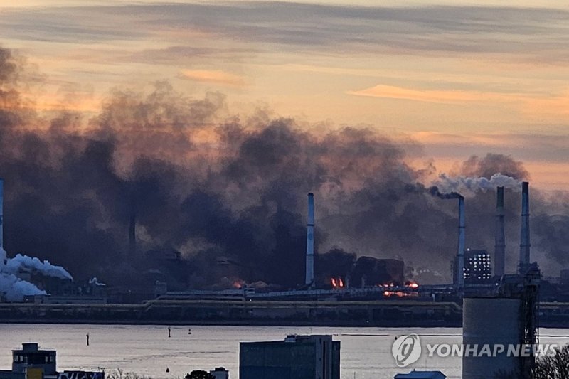 포항제철소 불, 1시간40분만에 진화…공장 일부 가동중단(종합2보) - 파이낸셜뉴스