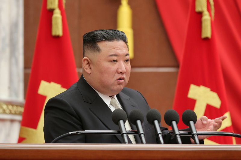 아사자 속출했는데...北김정은 "올해, 위대한 변혁의 해" 연말 전원회의 돌입