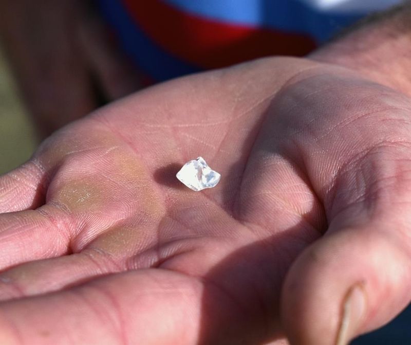 미국 아칸소주 '다이아몬드 분화구 주립공원'에서 발견된 다이아몬드 /사진=아칸소주 공원·유산·관광부(Arkansas Department of Parks, Heritage and Tourism) 제공,연합뉴스