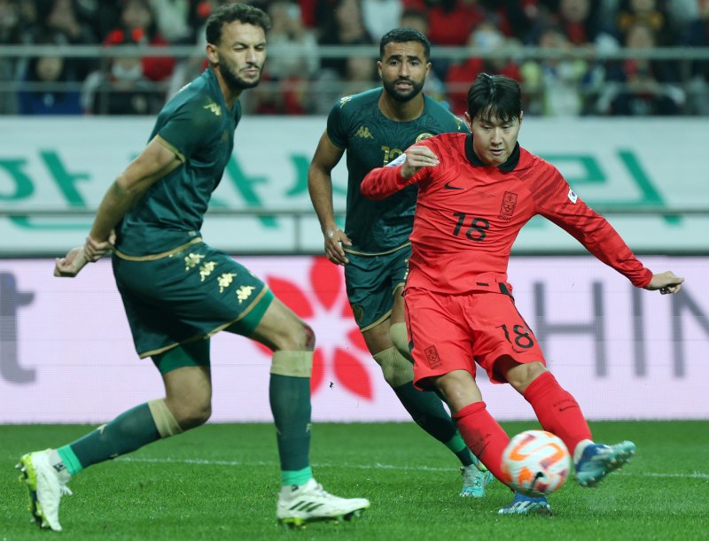 13일 오후 마포구 성산동 서울월드컵경기장에서 열린 하나은행 초청 축구 국가대표팀 평가전 대한민국과 튀니지의 경기에서 이강인이 두 번째 골을 터트리고 있다. 2023.10.13/뉴스1 ⓒ News1 박정호 기자